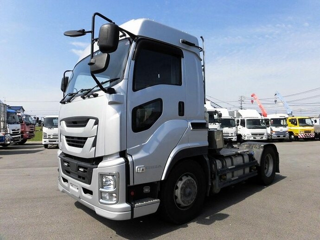 いすゞ ギガ 大型 トラクタ QKG-EXD52BD(7461) 1枚目