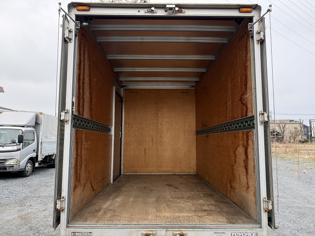 トヨタ トヨエース 小型 バン BDG-XZU308(102840) 12枚目