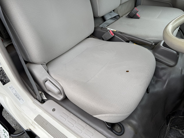 トヨタ トヨエース 小型 バン BDG-XZU308(102840) 35枚目