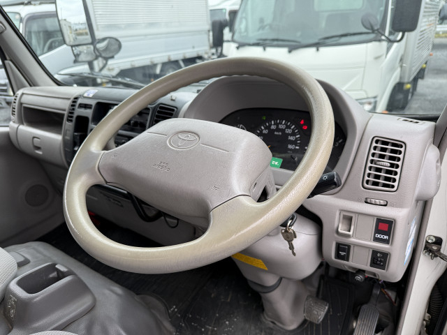 トヨタ トヨエース 小型 バン BDG-XZU308(102840) 37枚目