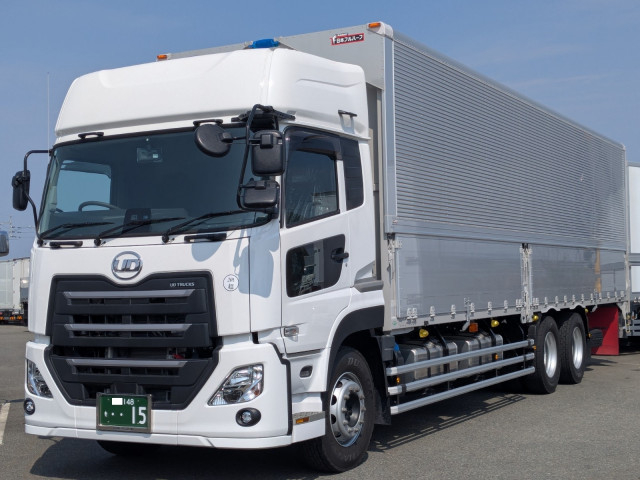 UDトラックス（日産） クオン 大型 ウィング 2PG-CD4FA(102846) 1枚目