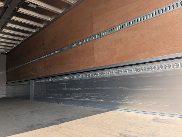 UDトラックス（日産） クオン 大型 ウィング 2PG-CD4FA(102846) 12枚目