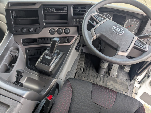 UDトラックス（日産） クオン 大型 ウィング 2PG-CD4FA(102846) 26枚目