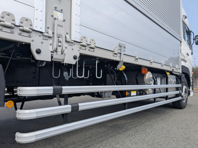 UDトラックス（日産） クオン 大型 ウィング 2PG-CD4FA(102846) 29枚目