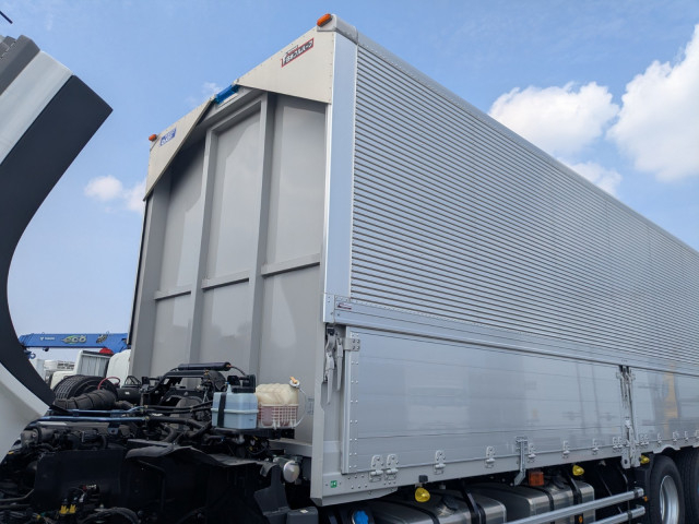 UDトラックス（日産） クオン 大型 ウィング 2PG-CD4FA(102846) 33枚目