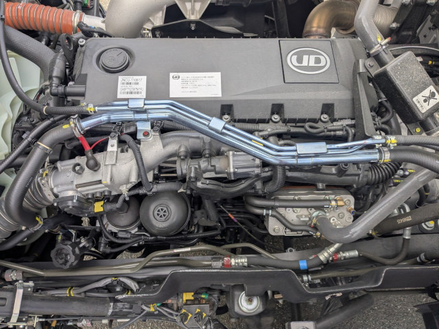 UDトラックス（日産） クオン 大型 ウィング 2PG-CD4FA(102846) 34枚目