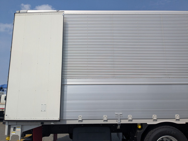 UDトラックス（日産） クオン 大型 ウィング 2PG-CD4FA(102846) 43枚目