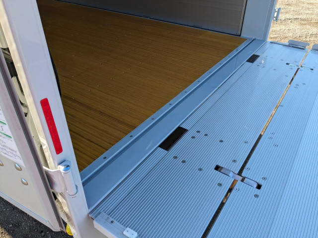 日野 デュトロ 小型 ウィング 2KG-XZU710M(102852) 10枚目