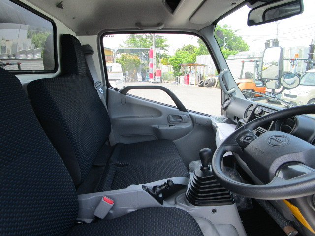 日野 デュトロ 小型 バン 2KG-XZU655M(102853) 11枚目