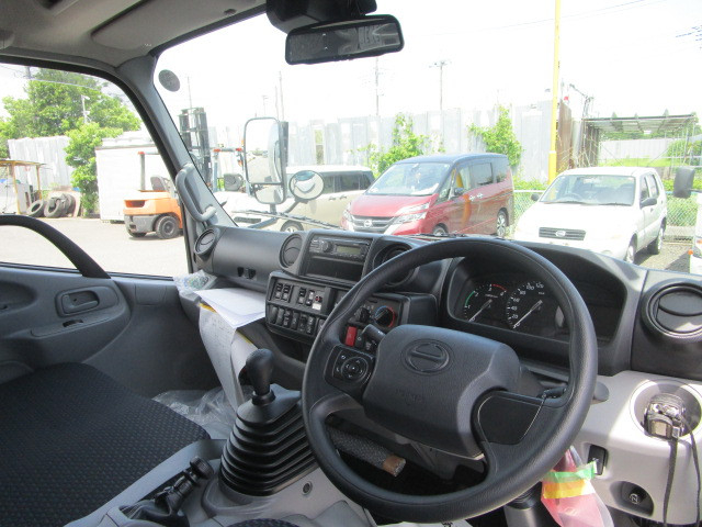 日野 デュトロ 小型 バン 2KG-XZU655M(102853) 12枚目
