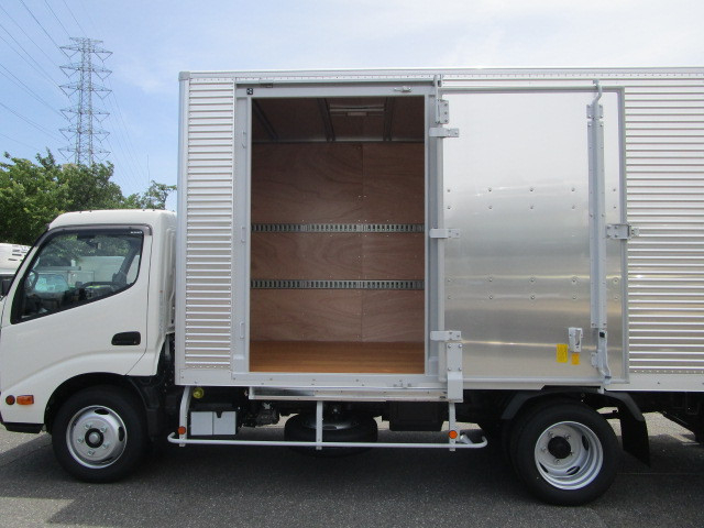 日野 デュトロ 小型 バン 2KG-XZU655M(102853) 39枚目