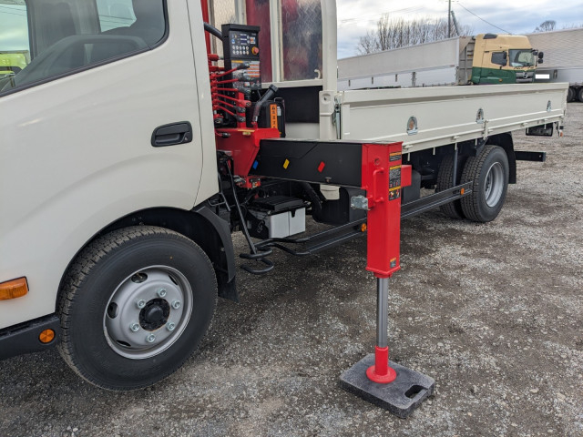 日野 デュトロ 小型 平ボディ（クレーン付） 2KG-XZU722M(102854) 18枚目