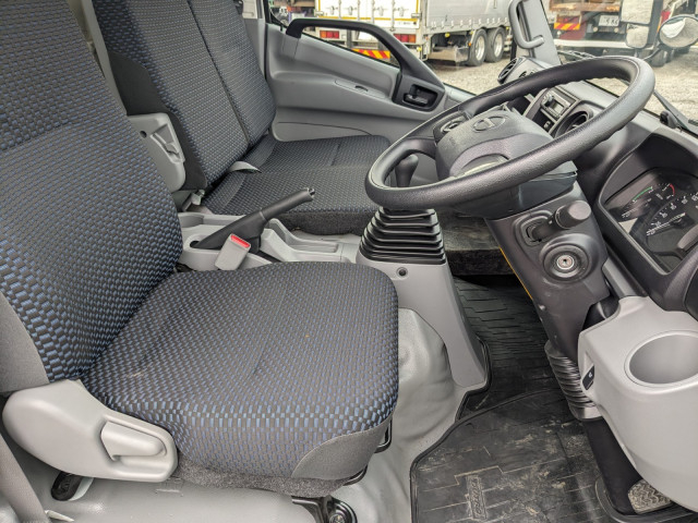 日野 デュトロ 小型 平ボディ（クレーン付） 2KG-XZU722M(102854) 25枚目