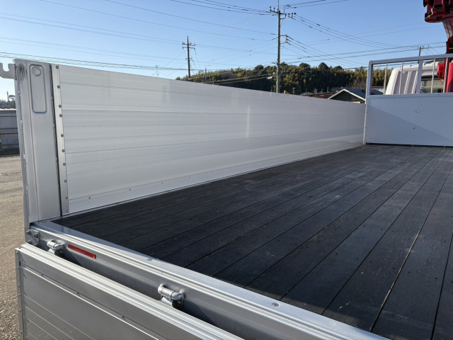 三菱ふそう ファイター 増トン 平ボディ（クレーン付） 2KG-FK62FZ(102860) 10枚目