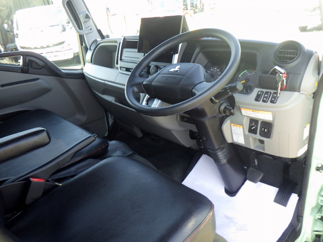 三菱ふそう キャンター 小型 Wキャブ 2RG-FBA20(102861) 31枚目