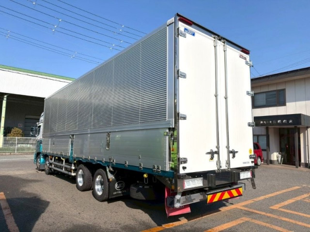 UDトラックス（日産） クオン 大型 ウィング 2PG-CG5CA(102865) 4枚目