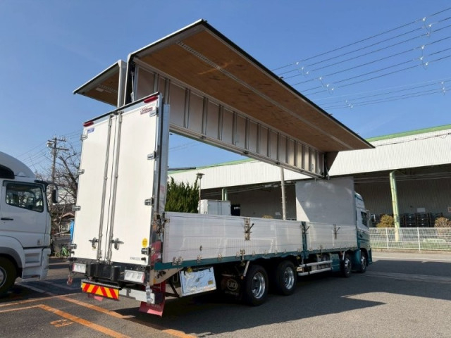 UDトラックス（日産） クオン 大型 ウィング 2PG-CG5CA(102865) 7枚目