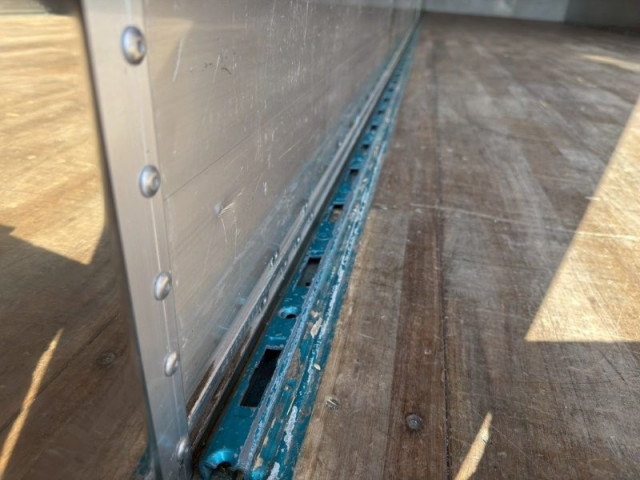 UDトラックス（日産） クオン 大型 ウィング 2PG-CG5CA(102865) 14枚目