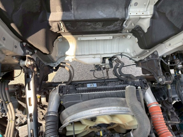 UDトラックス（日産） クオン 大型 ウィング 2PG-CG5CA(102865) 27枚目