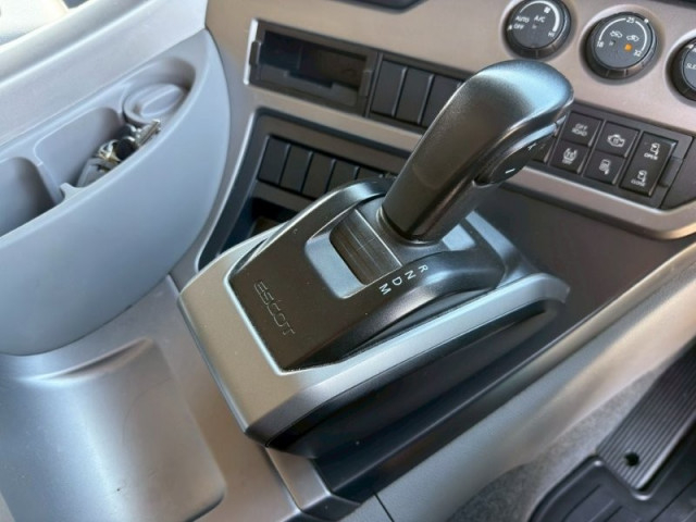 UDトラックス（日産） クオン 大型 ウィング 2PG-CG5CA(102865) 30枚目