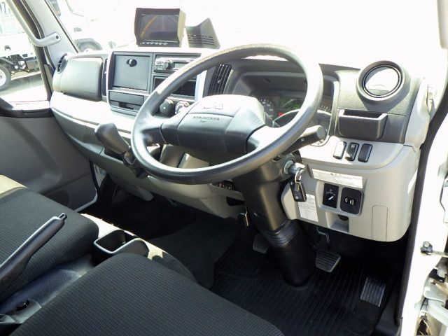 三菱ふそう キャンター 小型 平ボディ 2PG-FEAV0(102866) 29枚目