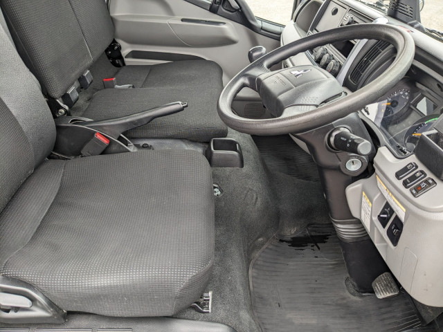 三菱ふそう キャンター 小型 バン 2RG-FBA20(102869) 28枚目