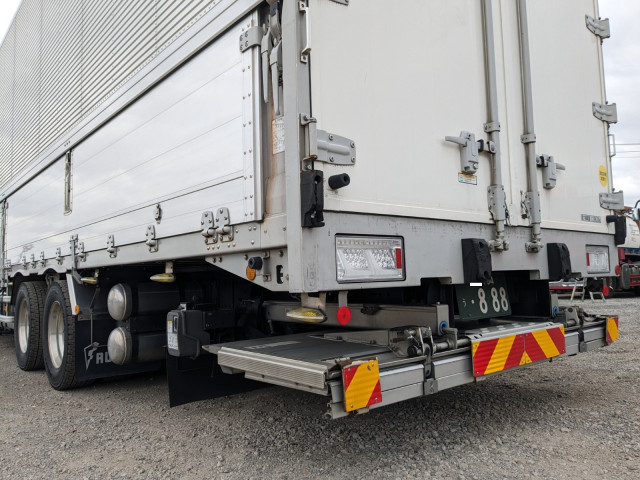 日野 プロフィア 大型 ウィング 2DG-FW1AHJ(102870) 7枚目