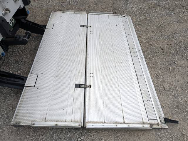 日野 プロフィア 大型 ウィング 2DG-FW1AHJ(102870) 9枚目