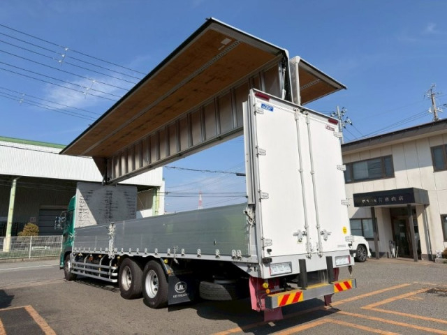 UDトラックス（日産） クオン 大型 ウィング 2PG-CD5CA(102871) 8枚目