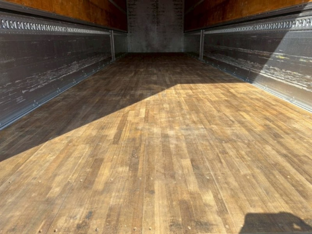 UDトラックス（日産） クオン 大型 ウィング 2PG-CD5CA(102871) 10枚目