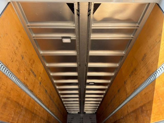 UDトラックス（日産） クオン 大型 ウィング 2PG-CD5CA(102871) 11枚目