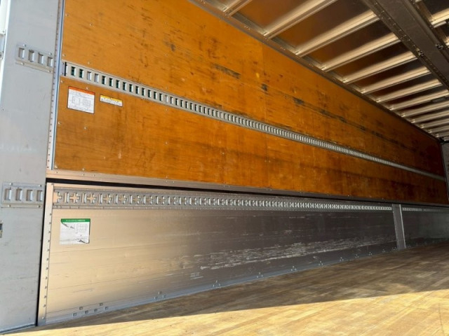 UDトラックス（日産） クオン 大型 ウィング 2PG-CD5CA(102871) 12枚目