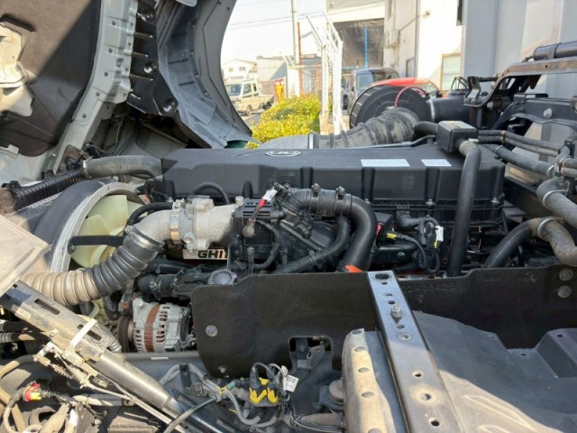 UDトラックス（日産） クオン 大型 ウィング 2PG-CD5CA(102871) 21枚目