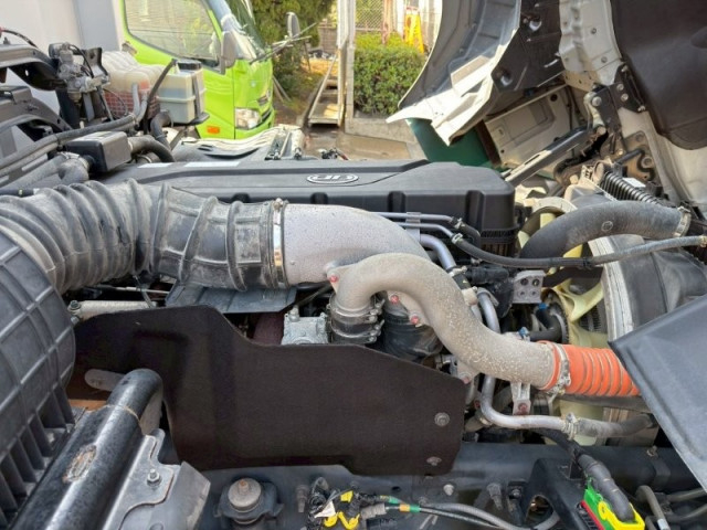 UDトラックス（日産） クオン 大型 ウィング 2PG-CD5CA(102871) 22枚目