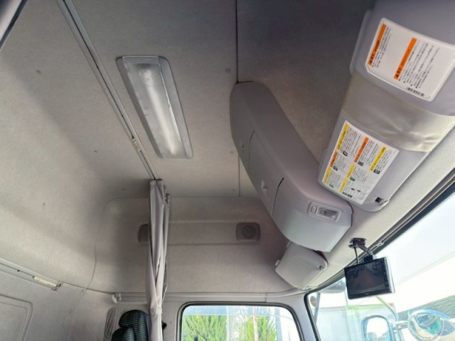 UDトラックス（日産） クオン 大型 ウィング 2PG-CD5CA(102871) 25枚目