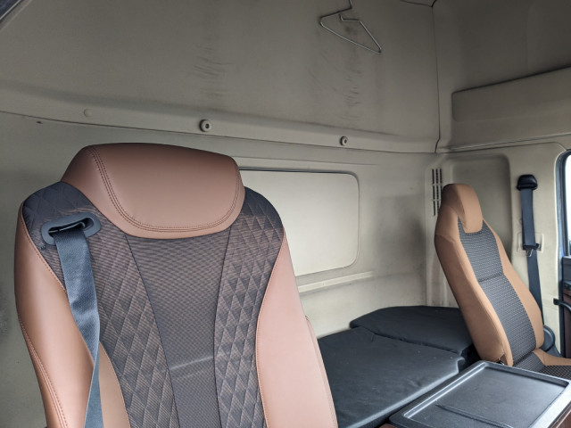 日野 プロフィア 大型 ウィング 2DG-FW1AHJ(102870) 31枚目