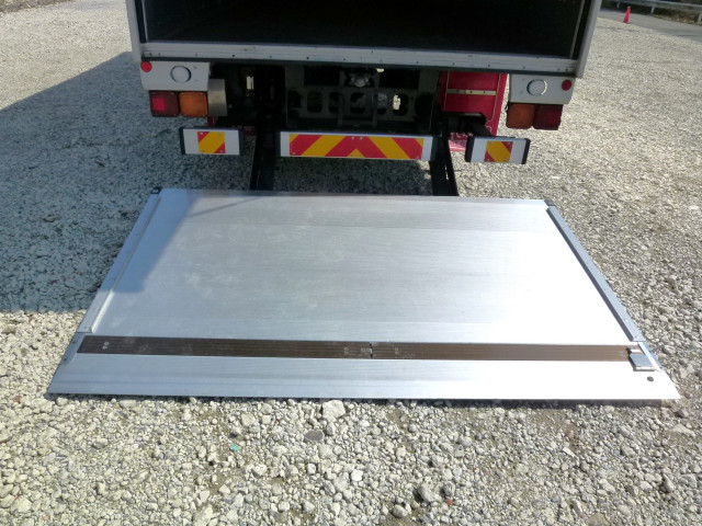 いすゞ フォワード 中型 バン 2RG-FRR90S2(102872) 17枚目