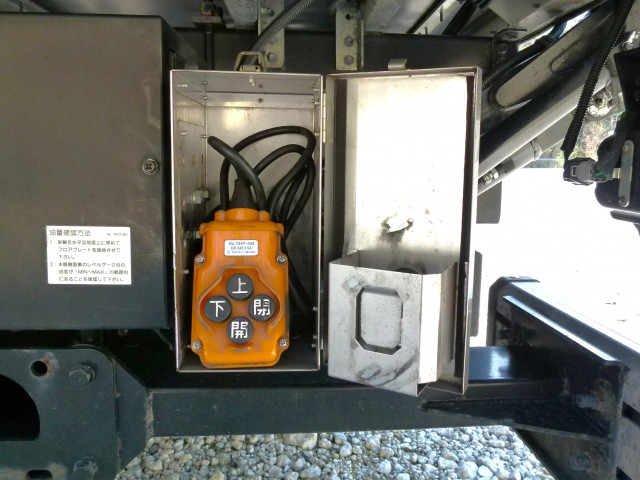 いすゞ フォワード 中型 バン 2RG-FRR90S2(102872) 19枚目