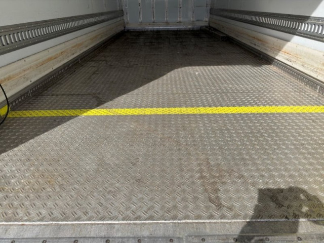 日野 レンジャー 中型 冷蔵冷凍バン 2KG-FC2ABG(102917) 8枚目