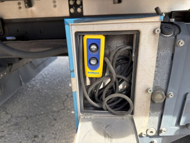 日野 レンジャー 中型 冷蔵冷凍バン 2KG-FC2ABG(102917) 11枚目