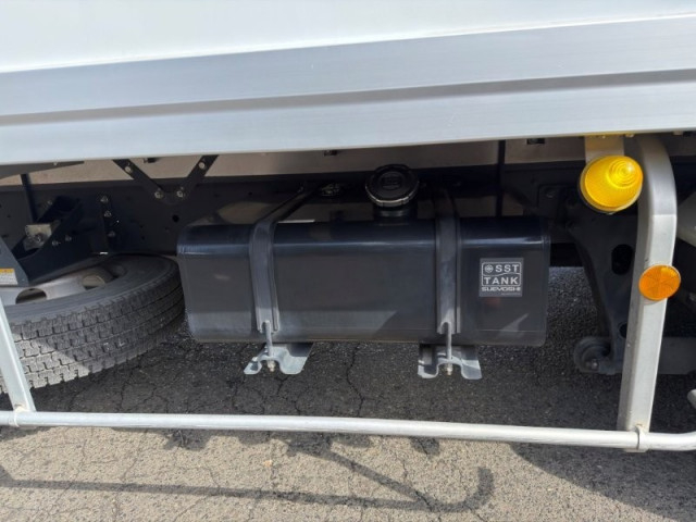 日野 レンジャー 中型 冷蔵冷凍バン 2KG-FC2ABG(102917) 16枚目