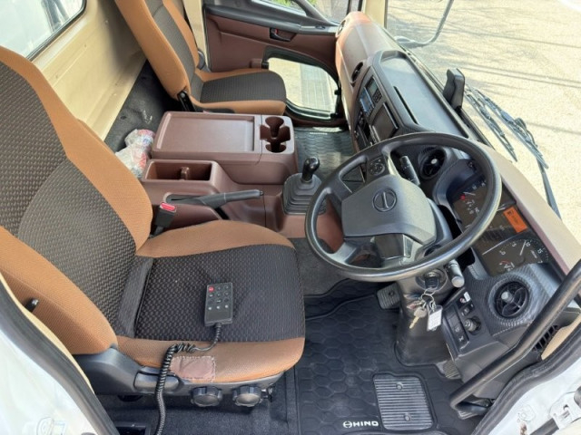 日野 レンジャー 中型 冷蔵冷凍バン 2KG-FC2ABG(102917) 25枚目