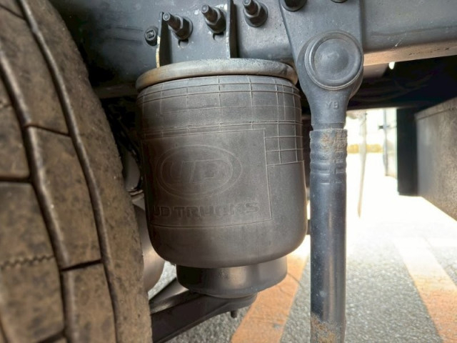 UDトラックス（日産） クオン 大型 平ボディ 2PG-CD5CA(102920) 6枚目