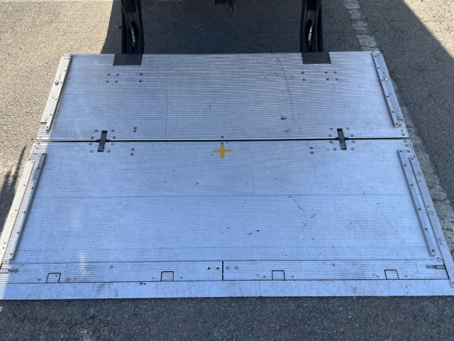 三菱ふそう ファイター 中型 バン 2KG-FK61F(102926) 11枚目