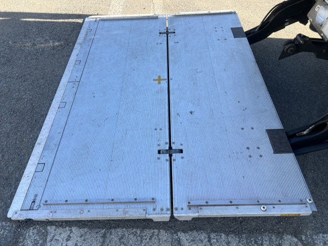 三菱ふそう ファイター 中型 バン 2KG-FK61F(102926) 12枚目