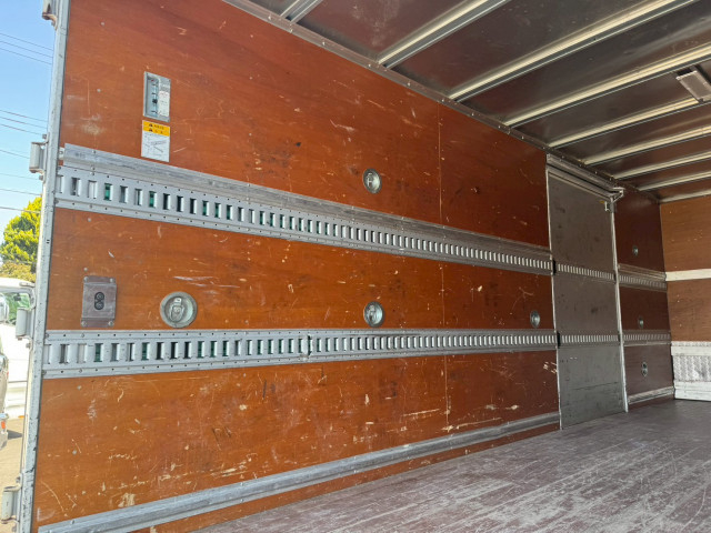 三菱ふそう ファイター 中型 バン 2KG-FK61F(102926) 14枚目