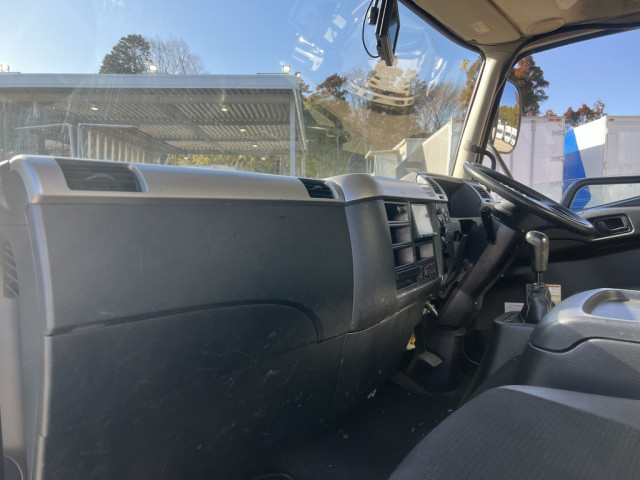 三菱ふそう ファイター 中型 バン 2KG-FK61F(102926) 37枚目