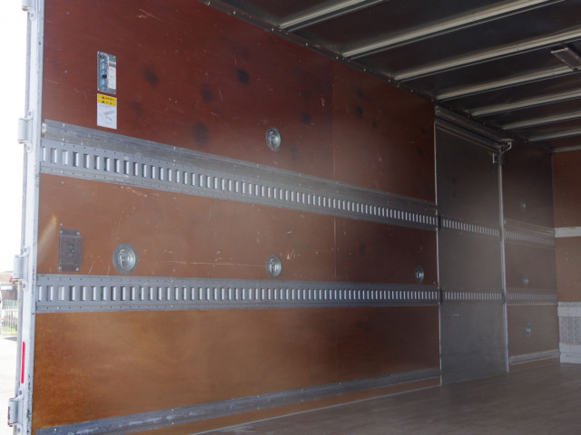 三菱ふそう ファイター 中型 バン 2KG-FK61F(102930) 15枚目