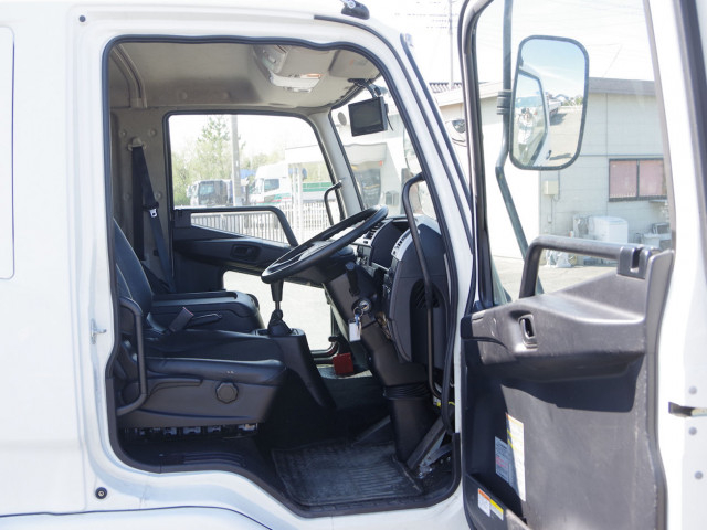 三菱ふそう ファイター 中型 バン 2KG-FK61F(102930) 39枚目