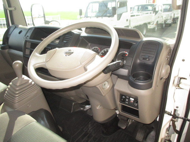 Nissan atlas Small Wing body SKG-TZ3F24(102931) 15枚目